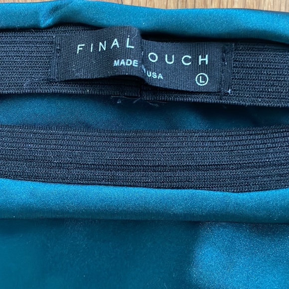 Green satin midi skirt - Picture 3 of 3